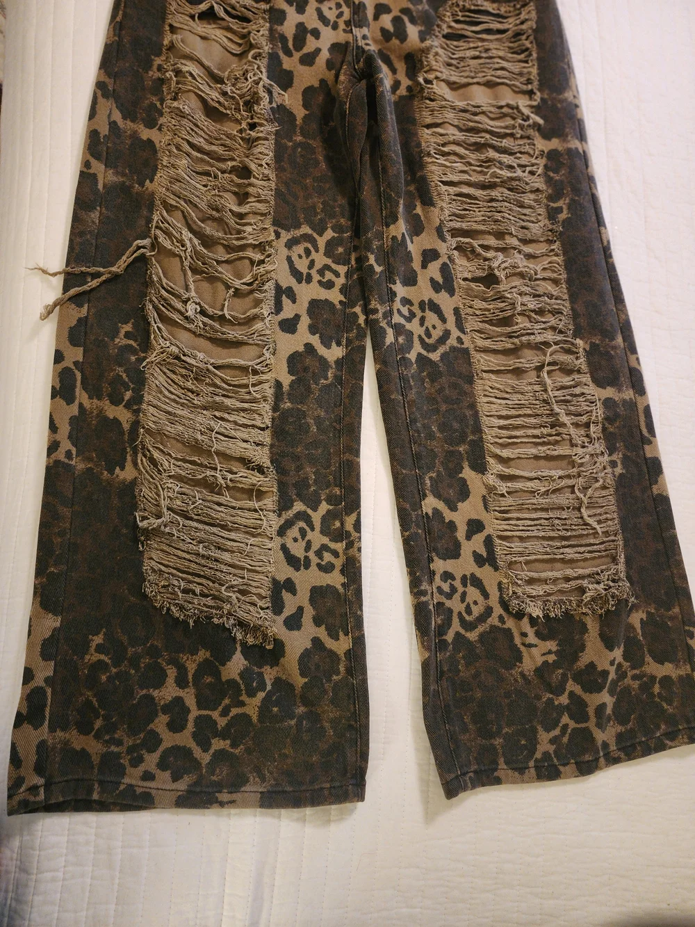 Leopard Print Distressed Wide Leg Jeans - Brown/Black - Picture 3 of 7